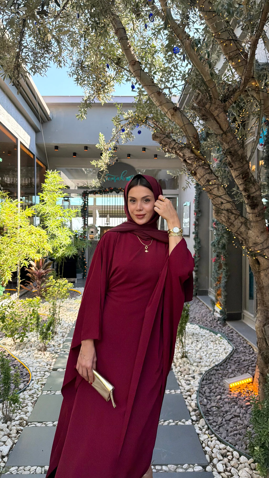 medine ipeği bordo elbise