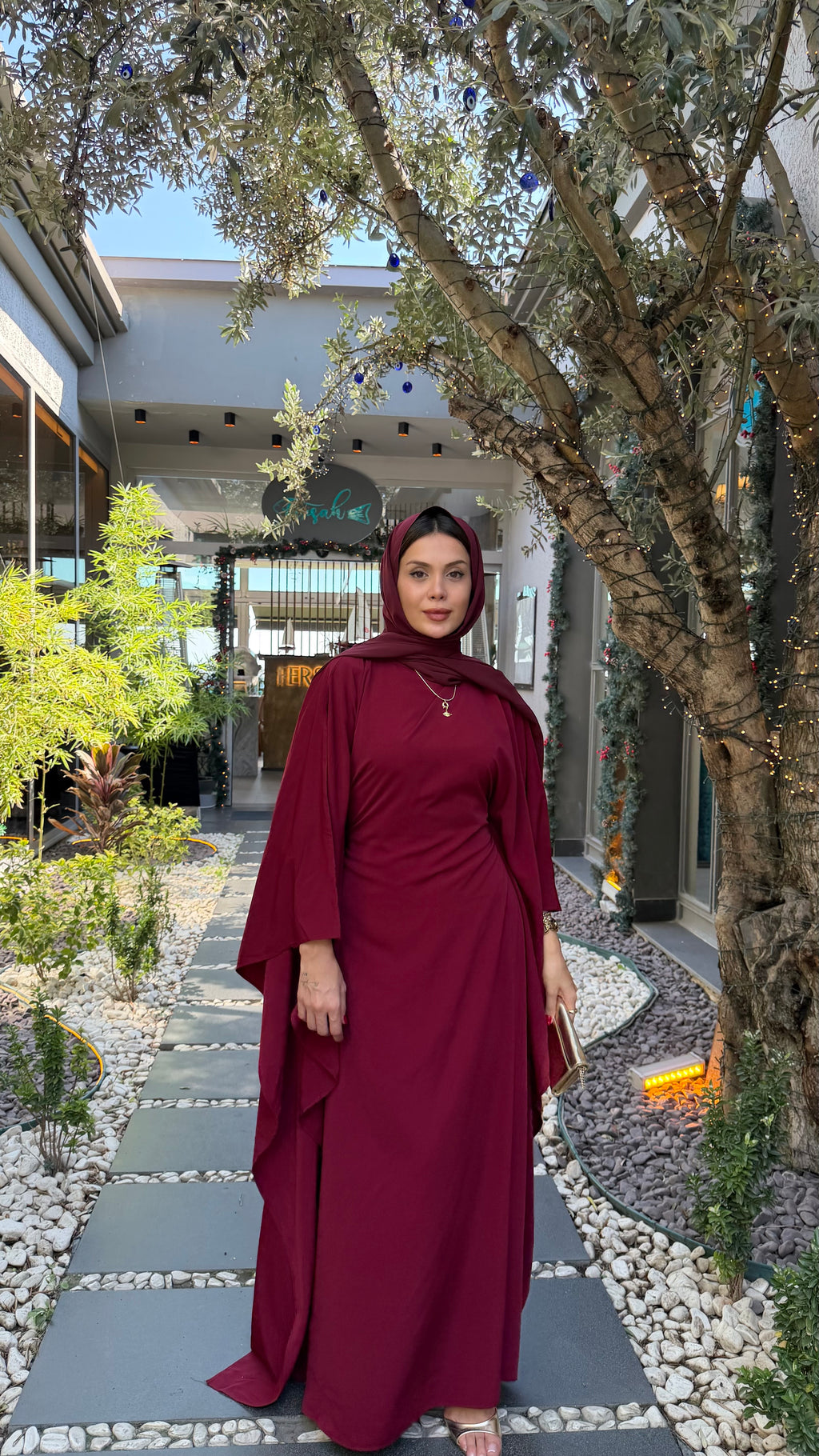 medine ipeği bordo elbise