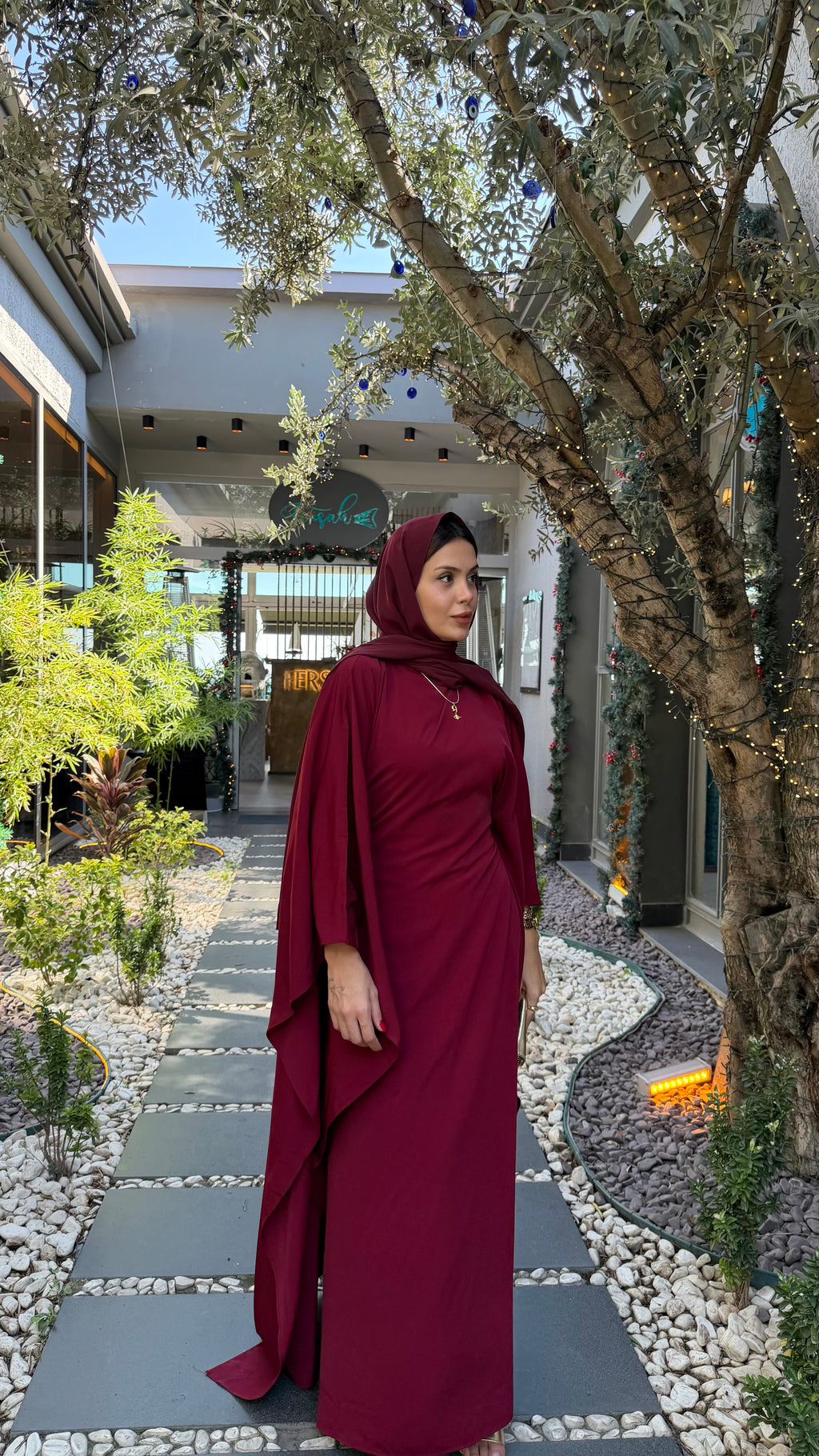medine ipeği bordo elbise